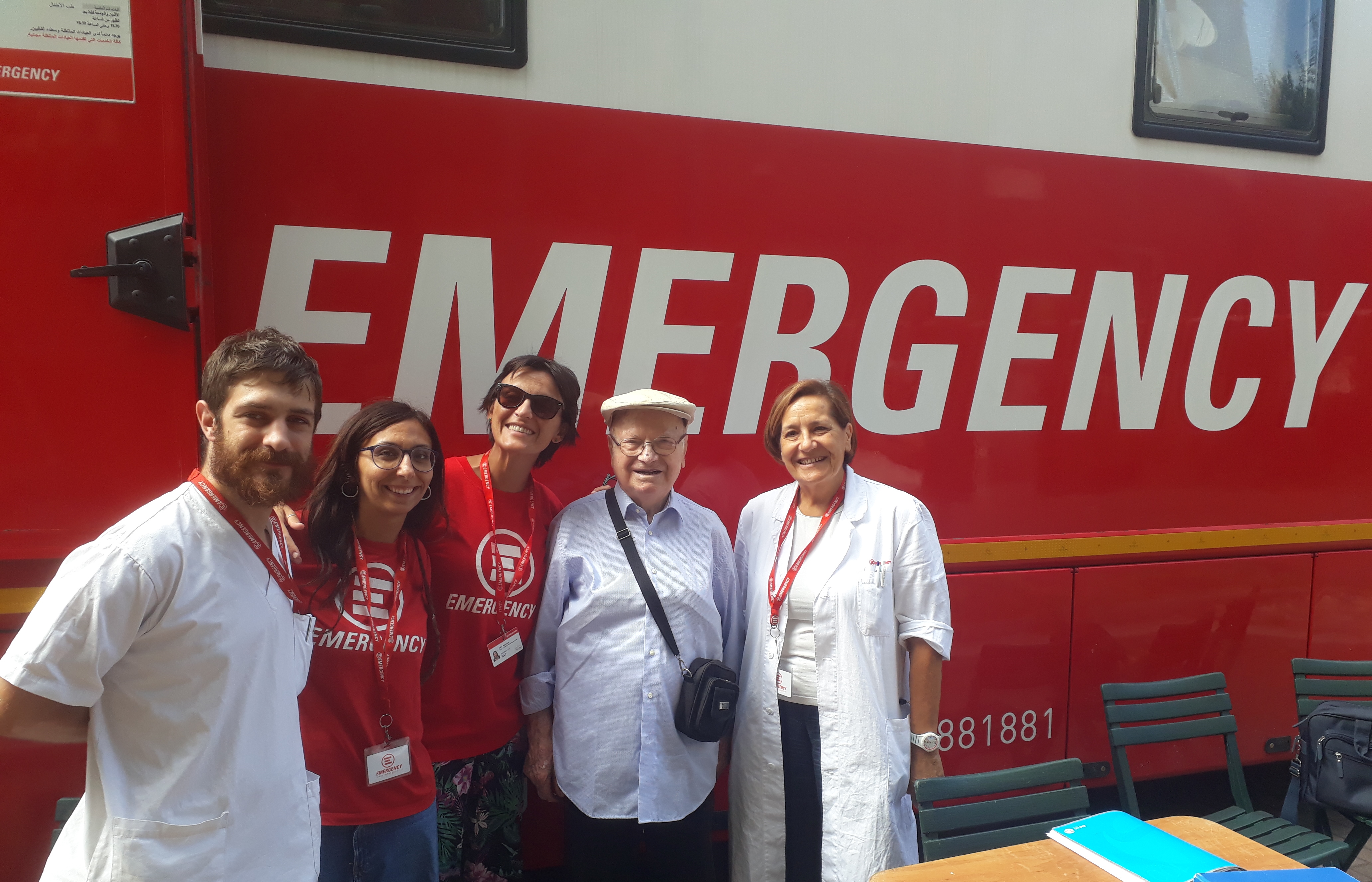 Il Sig. Ricordo con lo staff del Politruck