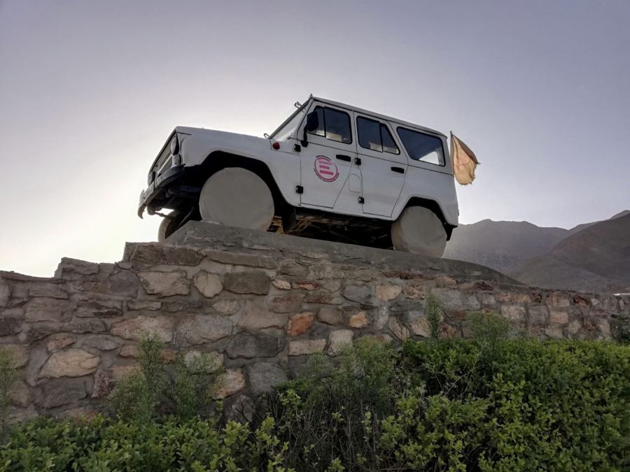 Il fuoristrada modello Uaz con cui nel 1999 lo staff di EMERGENCY raggiunse la Valel del Panshir, in Afghanistan